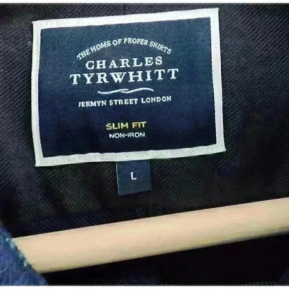 Charles Tyrwhitt Button-up plaid shirt. Size Large Color Blue 100% Cotton - Picture 5 of 5